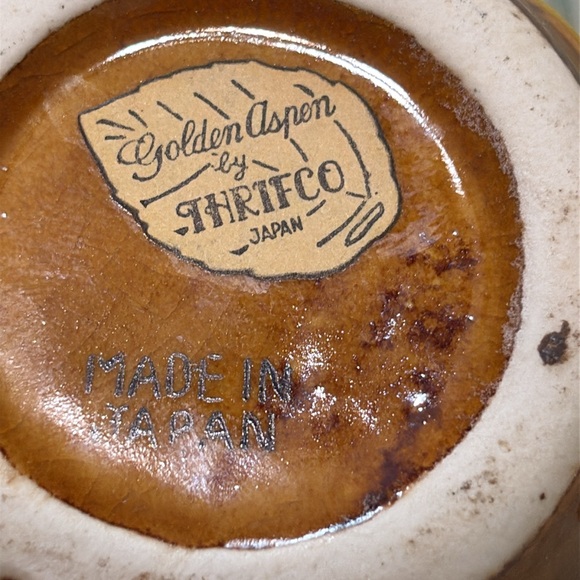 Vintage Brown Colorado Ceramic Cream Souvenir Pitcher Autumn Squirrel - Picture 3 of 4